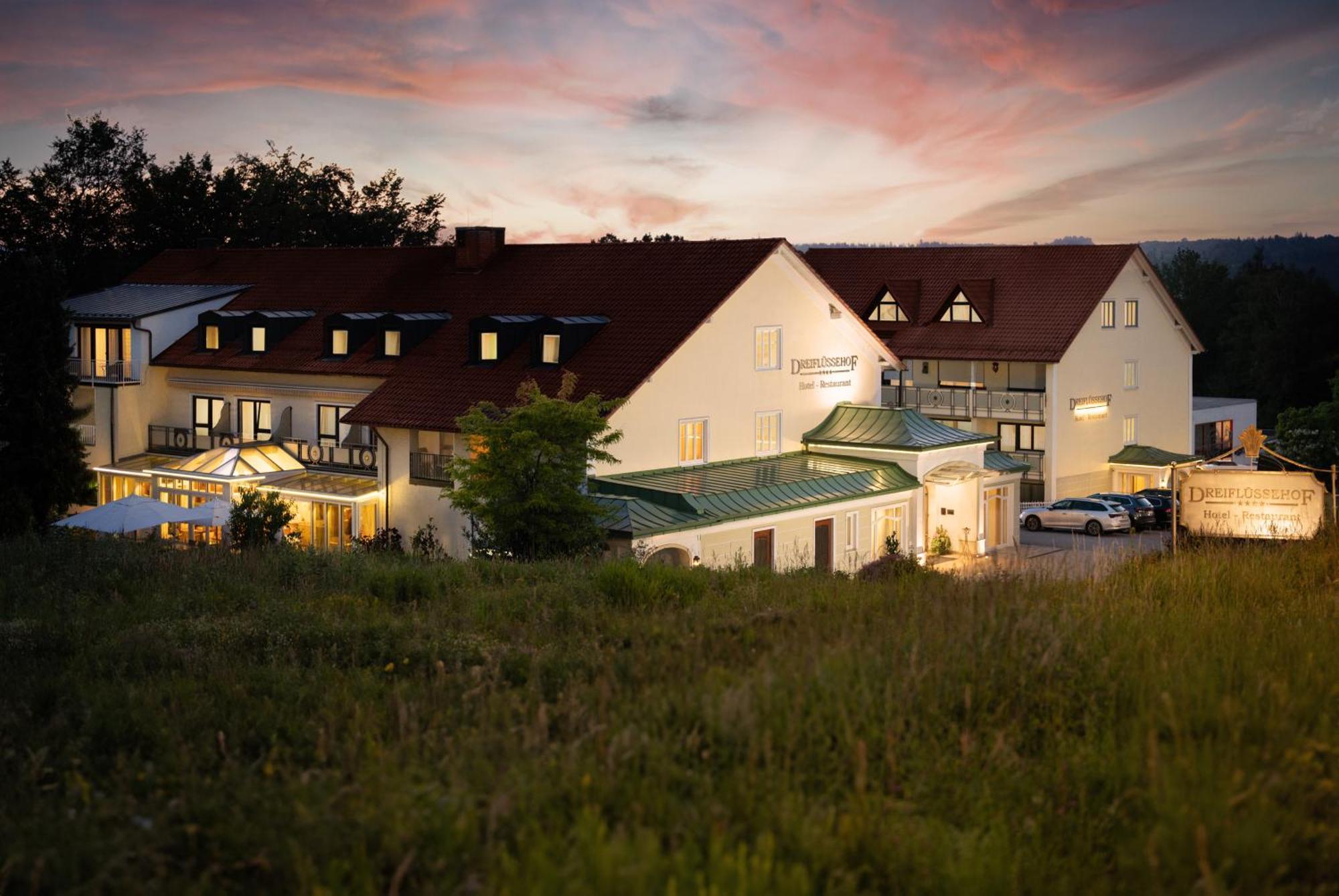 Hotel Dreifluessehof พัสเซา ภายนอก รูปภาพ