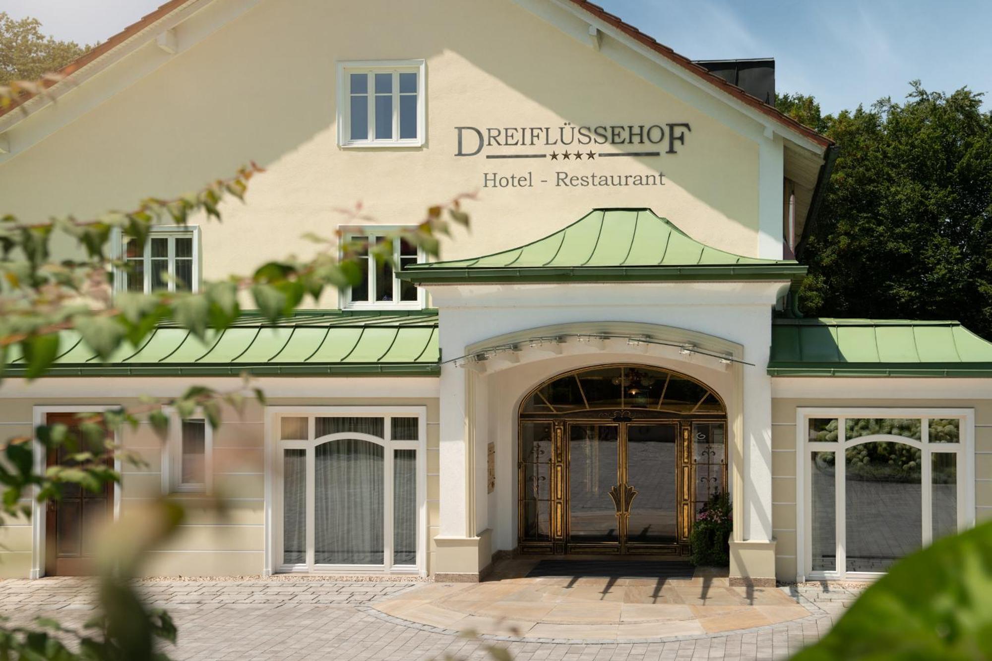 Hotel Dreifluessehof พัสเซา ภายนอก รูปภาพ